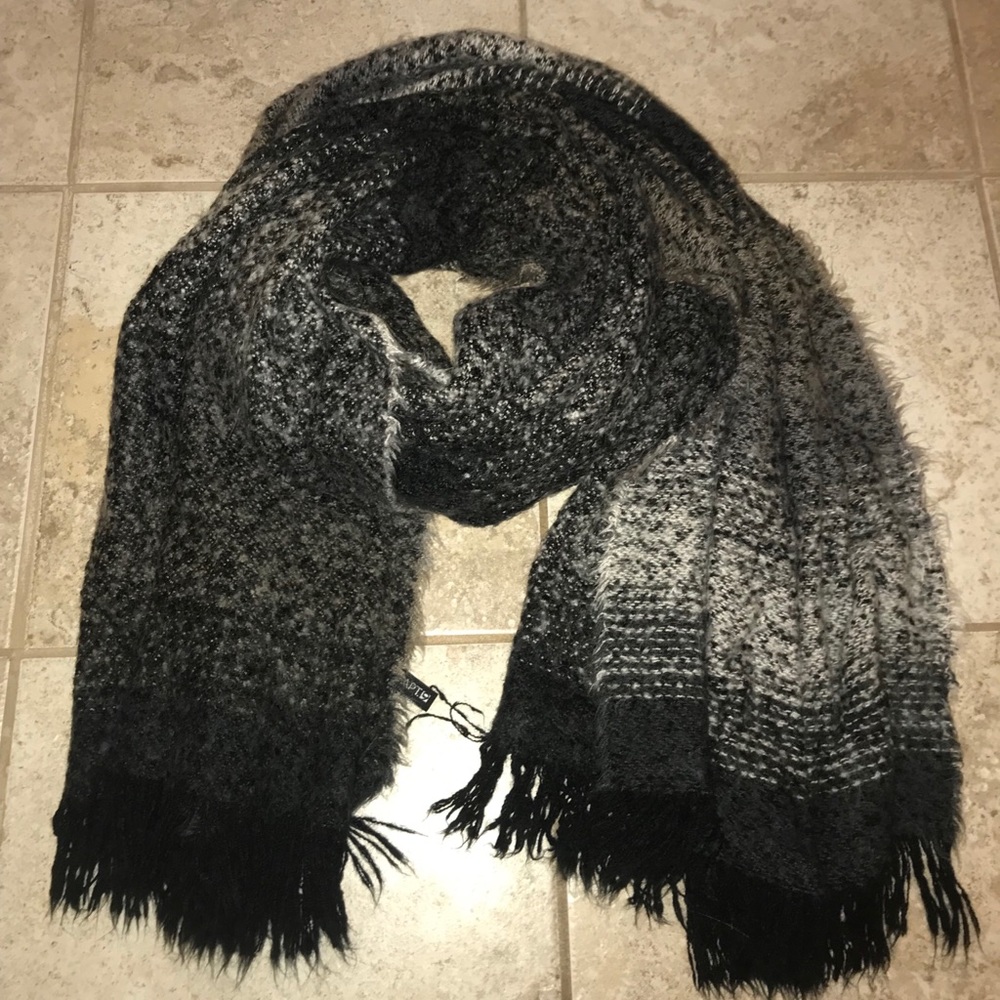 Huge scarf